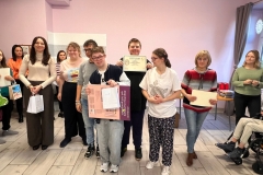 Apel-na-ktorym-uczniowie-SOSW-sa-na-stolowce-i-otzrymuja-nagrody-za-udzial-w-konkursie-13