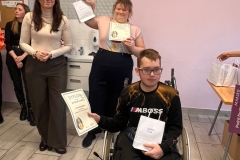 Apel-na-ktorym-uczniowie-SOSW-sa-na-stolowce-i-otzrymuja-nagrody-za-udzial-w-konkursie-21