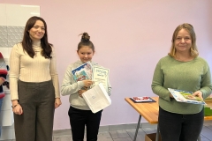 Apel-na-ktorym-uczniowie-SOSW-sa-na-stolowce-i-otzrymuja-nagrody-za-udzial-w-konkursie-9