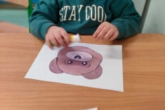 Jacek-robi-prace-plastyczna