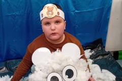 Tymek-z-recznie-robionym-misiem