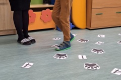 Fabianek-rzuca-kostka.