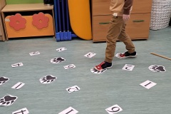 Kroki-po-sladzie-niedzwiedzia.