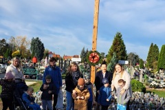 Przedszkolaki-na-cmentarzu-w-Jaworze.