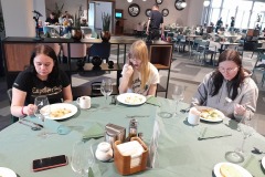 Wspolna-obiadokolacja-w-Artus-Resort-Hotel-Artus-Sowia-Dolina