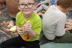 Sensoryczna-rekawiczka-Oskarek.