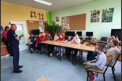  ,,Nasze bezpieczeństwo” – spotkanie z policjantem grupy internackiej