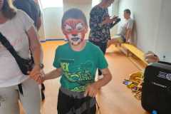 uczen-ma-pmalowan-twarz