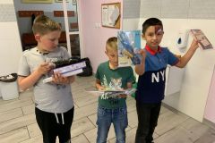 uczniowie-wylosowali-nagrody-z-loterii