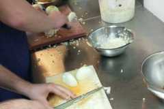 9.-Chlopcy-kroja-cebule.