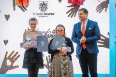 Lenka-i-Madzia-z-Panem-Burmistrzem.