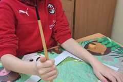 Fabianek-maluje-ramke.