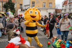 Zabawy-z-pszczoloka-Maja.