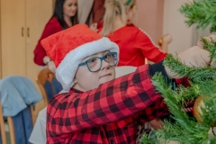 Wiktorek-wieszza-bombke