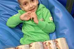 Nikodem-chetnie-pomaga.