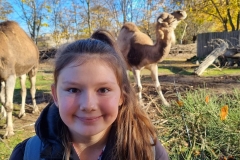 Neila-z-klasy-5-6-LS-w-tle-wielblady