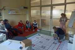 Zajecia-w-pracowni-Kindloteka-STEM.jpg-3